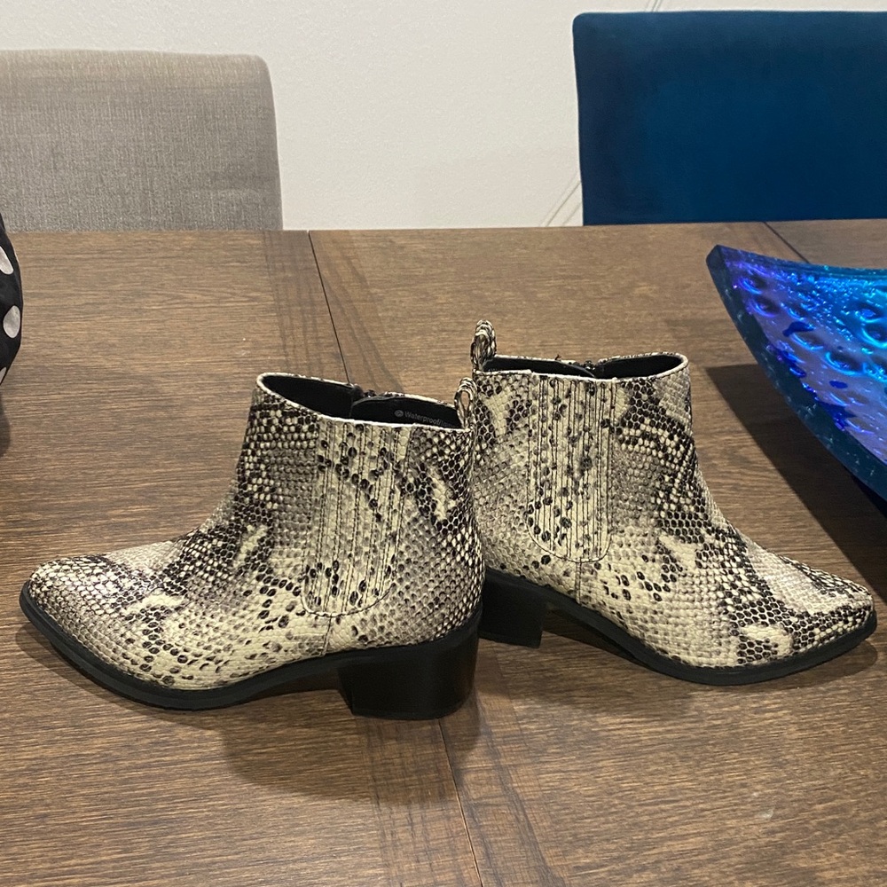 Blondo Snake Print Boots with Black Accents - Picture 16 of 17